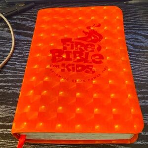 Fire Bible for Kids-NIV: Becoming God's Power Kids 2011 by Life